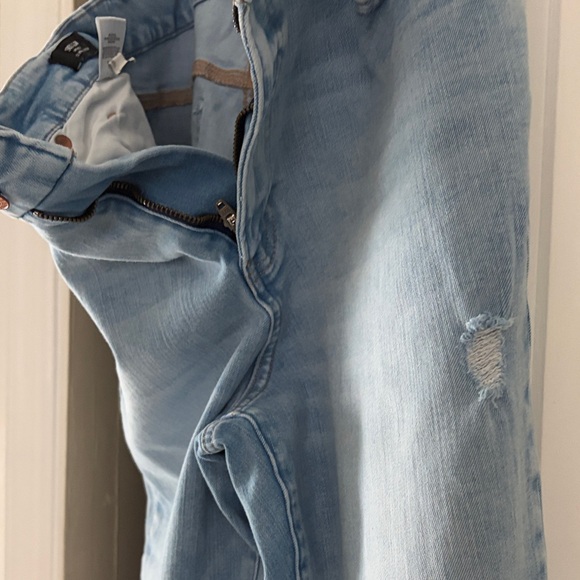 Express women’s Slim Straight Light Blue Denim Jeans - Picture 6 of 6